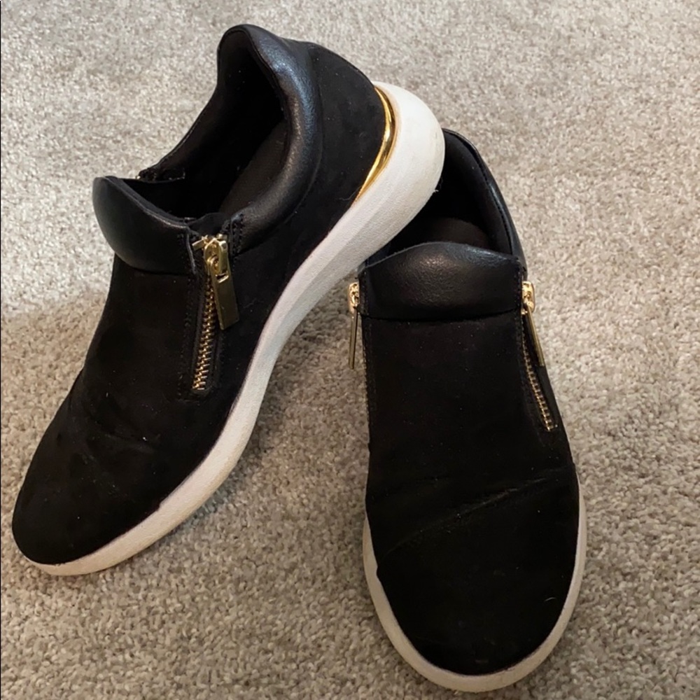 Sneakers with zippers